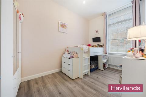 6 Banting Drive, London, N21 1SL