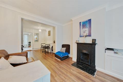 2 bedroom terraced house for sale, Southbank, Thames Ditton