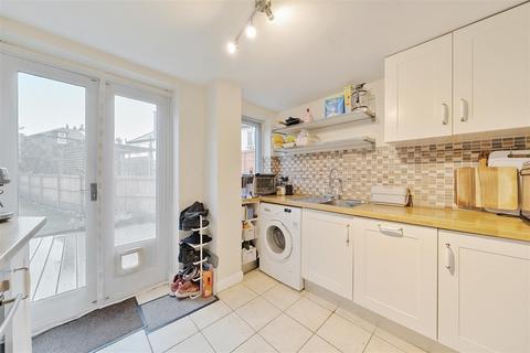 2 bedroom terraced house for sale, Southbank, Thames Ditton