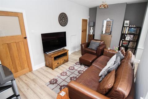 3 bedroom end of terrace house for sale, Lonsdale Road, Southend-On-Sea