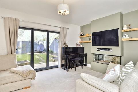 24 Anvil Close, Albrighton, Wolverhampton, WV7 3JP