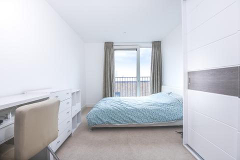 3 bedroom flat to rent, Whiting Way Surrey Quays SE16