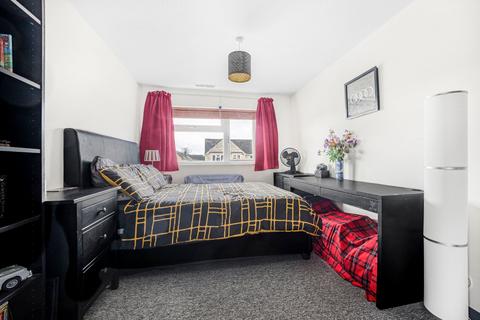 75 Alexander Drive, Cirencester, GL7 1UQ