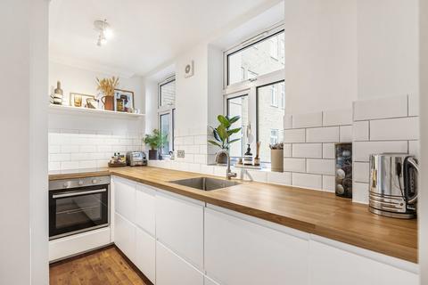 2 bedroom apartment for sale, Stoke Newington High Street, London, N16