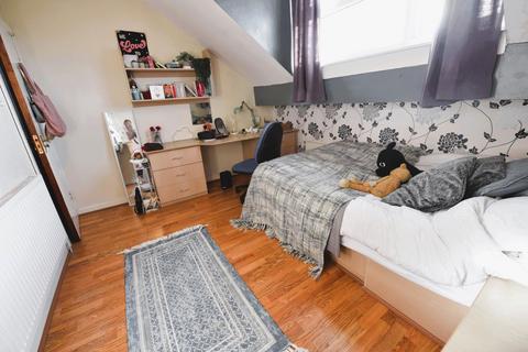 1 bedroom in a house share to rent, 11 Thornville Crescent HS