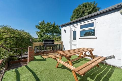 5 bedroom terraced house to rent, Victoria Terrace - Student House - 26/27