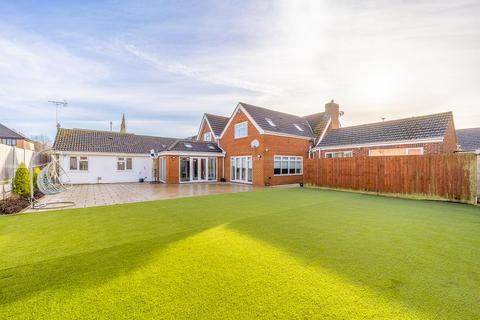 5 bedroom detached bungalow for sale, Holbeach Road, Spalding