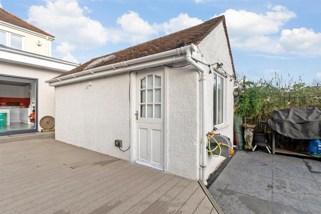 Workshop/Outbuildings