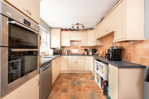 4 bedroom detached house for sale, St. Michaels Way, Steeple Claydon, Buckinghamshire, MK18