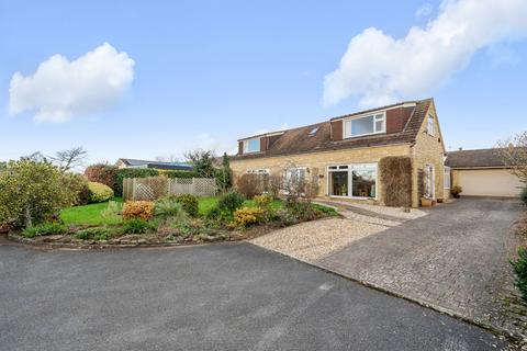 4 bedroom bungalow for sale, Hillside Close, Cheltenham GL52