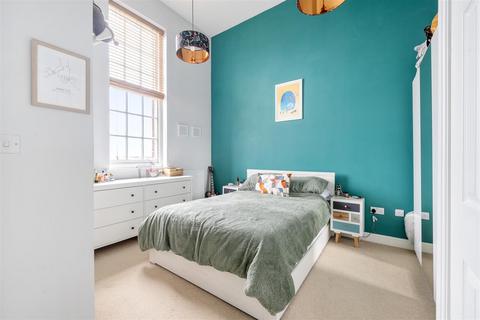3 bedroom terraced house for sale, Hillier Road, Devizes