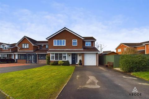 4 bedroom detached house for sale, Thornescroft Gardens, Burton-On-Trent DE14