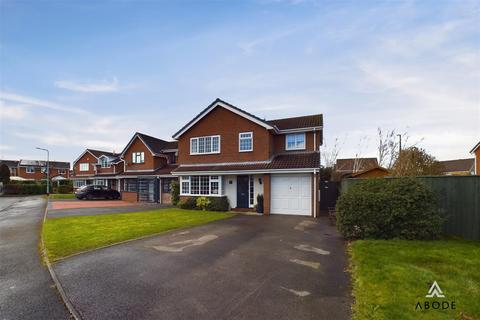 4 bedroom detached house for sale, Thornescroft Gardens, Burton-On-Trent DE14