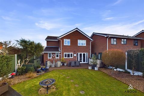 4 bedroom detached house for sale, Thornescroft Gardens, Burton-On-Trent DE14