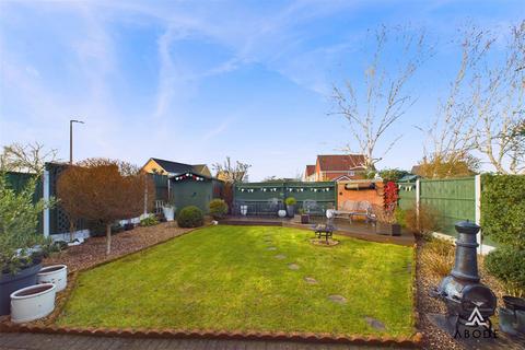 4 bedroom detached house for sale, Thornescroft Gardens, Burton-On-Trent DE14