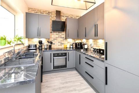 8 Cyprus Mount, Wakefield, WF1 2RH