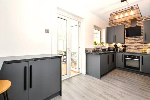 8 Cyprus Mount, Wakefield, WF1 2RH