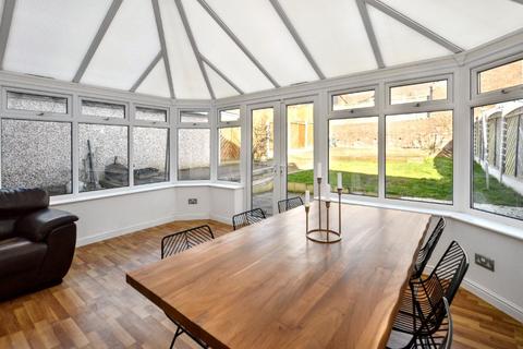 8 Cyprus Mount, Wakefield, WF1 2RH