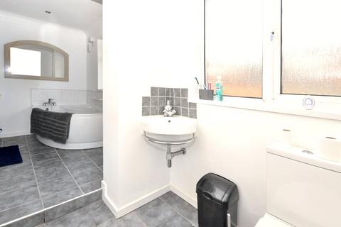 8 Cyprus Mount, Wakefield, WF1 2RH