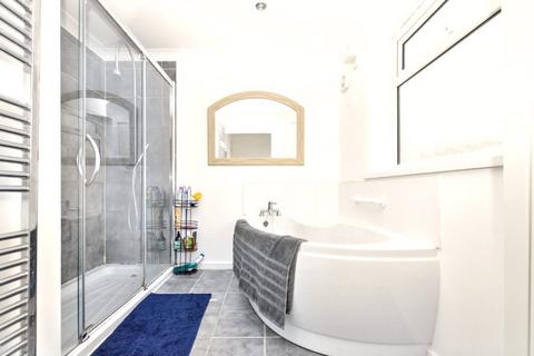 8 Cyprus Mount, Wakefield, WF1 2RH