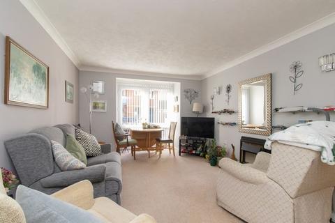 2 bedroom flat for sale, Kings Road, Herne Bay, CT6