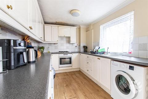 3 bedroom terraced house for sale, High Barrets, Basildon SS14