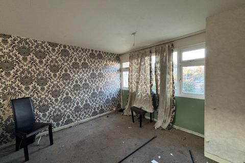 3 bedroom end of terrace house for sale, 61 Maplestead Road, Dagenham, Essex, RM9 4YB