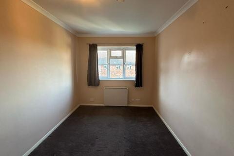 2 bedroom flat for sale, 17 Shaw Court, Ninehams Road, Caterham, Surrey, CR3 5LG