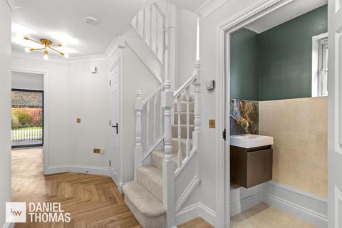 3 Halley Road, Waltham Abbey, EN9 3XR