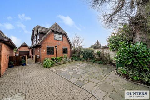 3 bedroom detached house for sale, St. Leonards Close, Welling