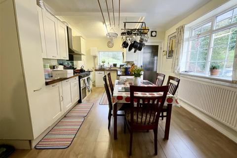 4 bedroom house for sale, Edge Dell, Scarborough, YO12