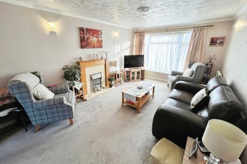 2 bedroom maisonette for sale, Denis Close, Leicestershire LE3