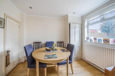 135 Regal Way, Harrow, HA3 0SG