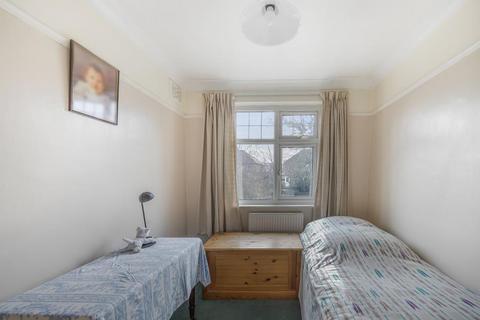 135 Regal Way, Harrow, HA3 0SG