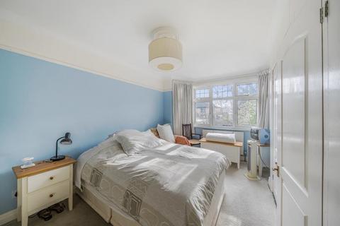 135 Regal Way, Harrow, HA3 0SG
