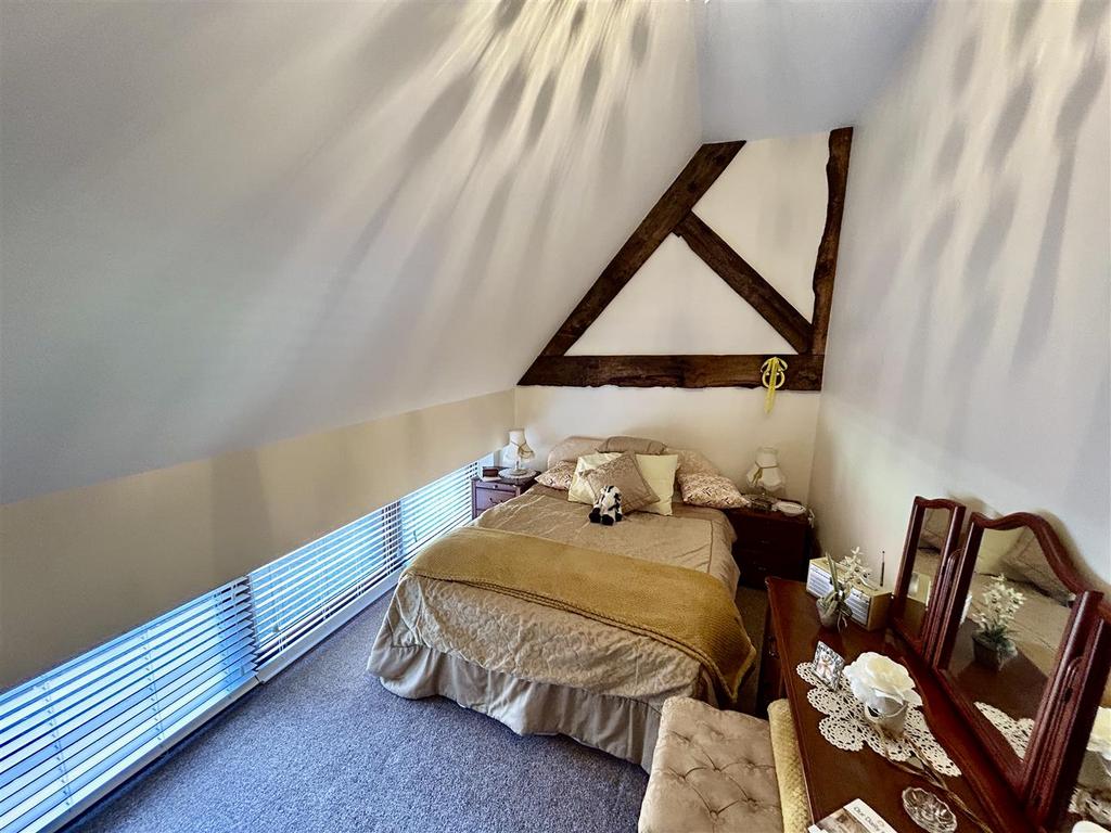 Bed2.JPG