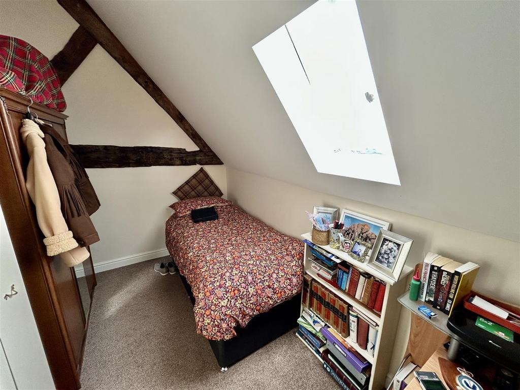 Bed3.JPG