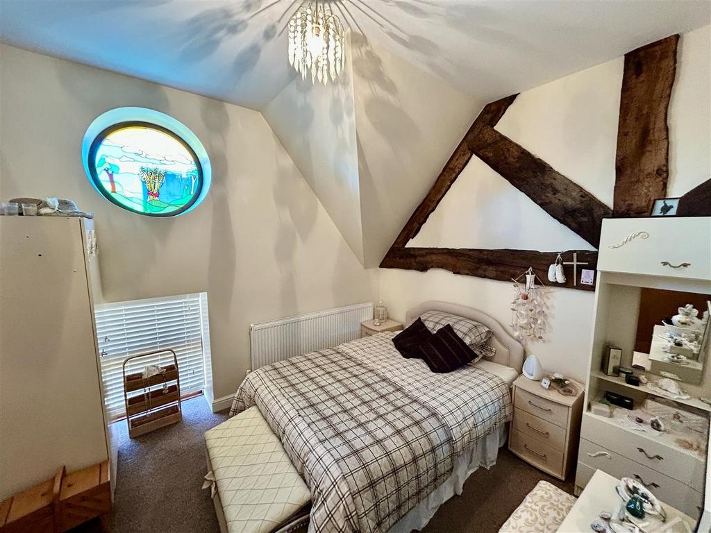 Bed1.JPG