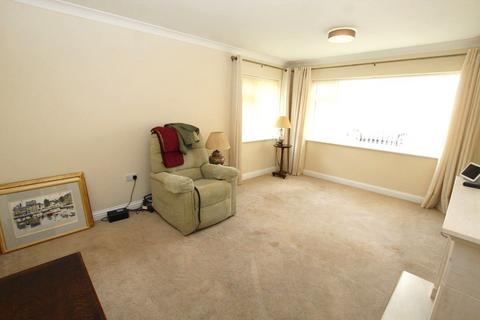 2 bedroom bungalow to rent, Cherry Gardens, Herne Bay