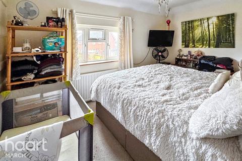 3 bedroom semi-detached house for sale, Peyton Avenue, March