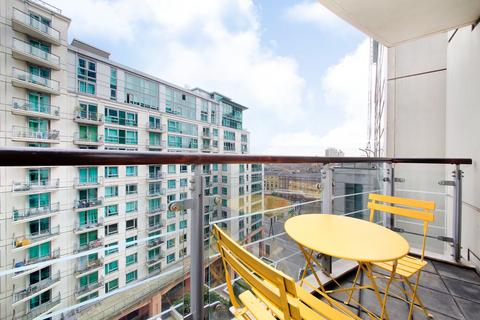 2 bedroom flat for sale, St. George Wharf, London