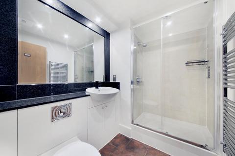 2 bedroom flat for sale, Flagstaff House, 10 St. George Wharf, London