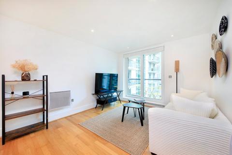 2 bedroom flat for sale, Flagstaff House, 10 St. George Wharf, London