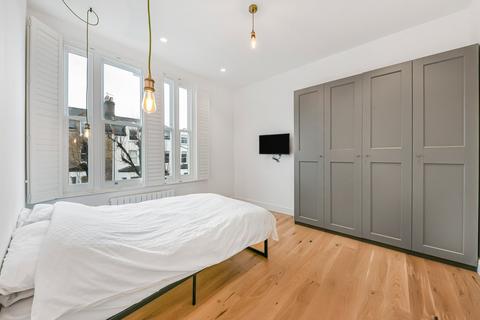 2 bedroom flat to rent, South Hill Park, London