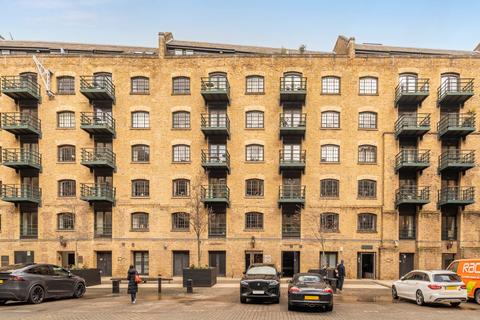 2 bedroom flat for sale, Cardamom Building, 31 Shad Thames, London