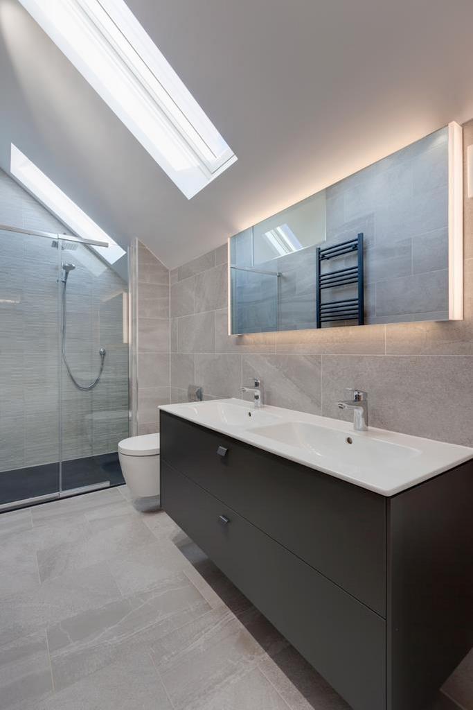 Master Bedroom En-Suite