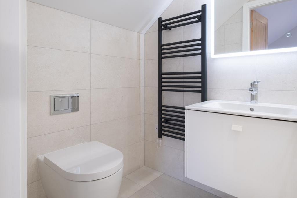 Master Bedroom En-Suite