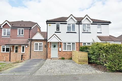 3 bedroom terraced house for sale, Mansion House Close, Biddenden