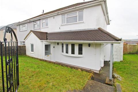 24 Manley Close, Tonyrefail, Porth, CF39 8NS