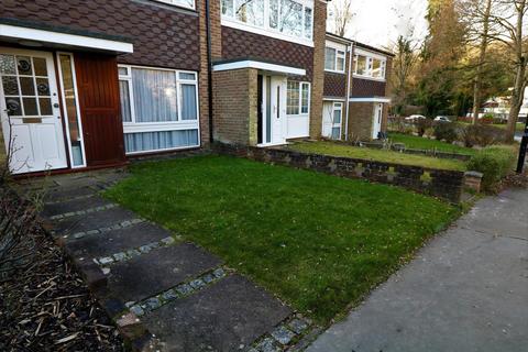 3 bedroom terraced house to rent, Osward, Court Wood Lane